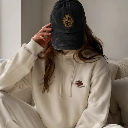 Gorro de visera bordado